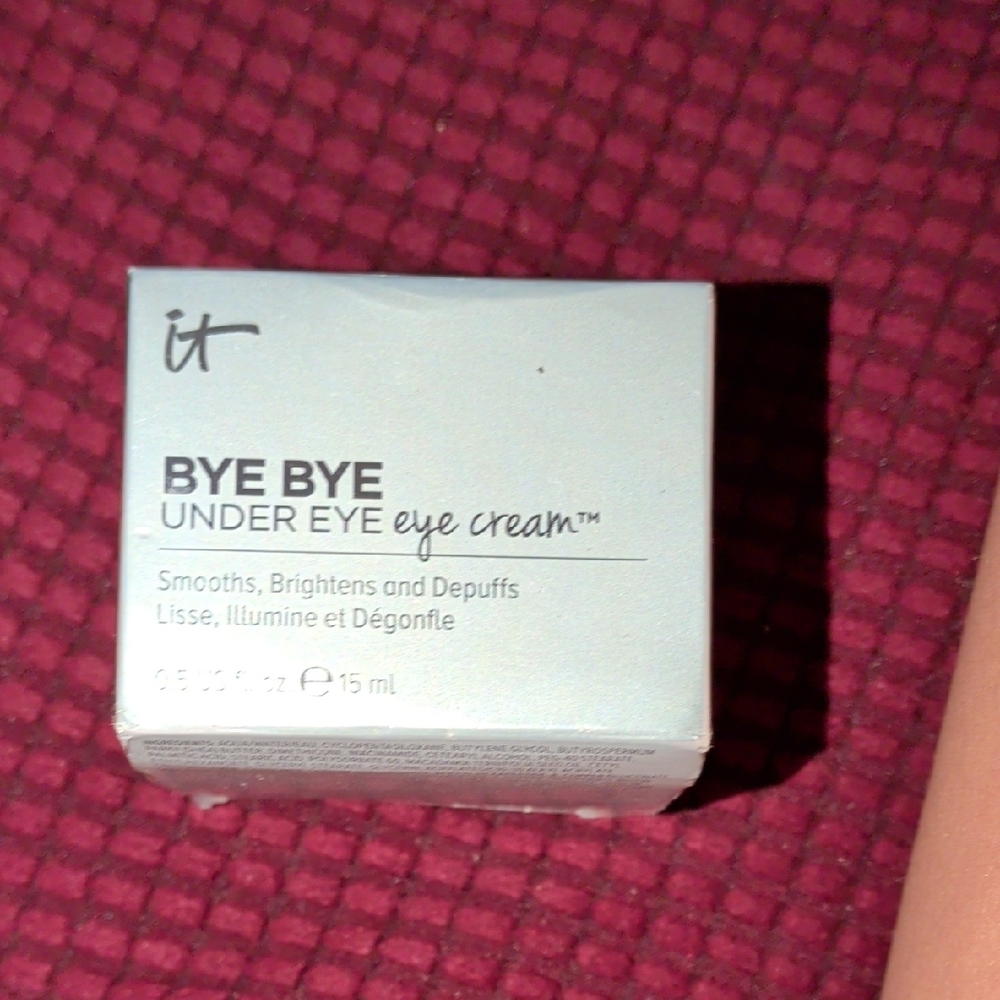 IT Cosmetics Bye Bye Under Eye Cream - Light Blue